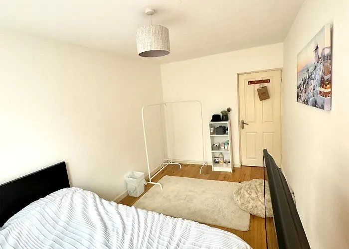 Bright And Cozy Room Breakfast Included